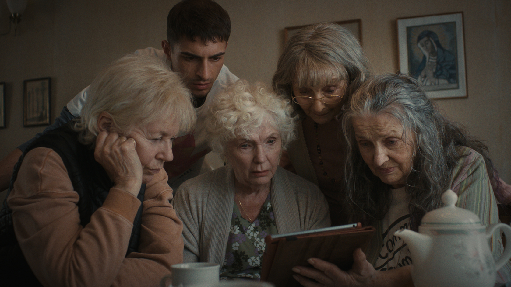Four Mothers (c) Dexter Films DAC webbstorlek